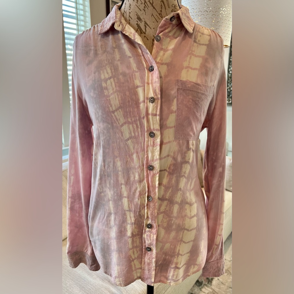 Millibon Tie Dye Button Down Light Pink Cream Women’s Large
